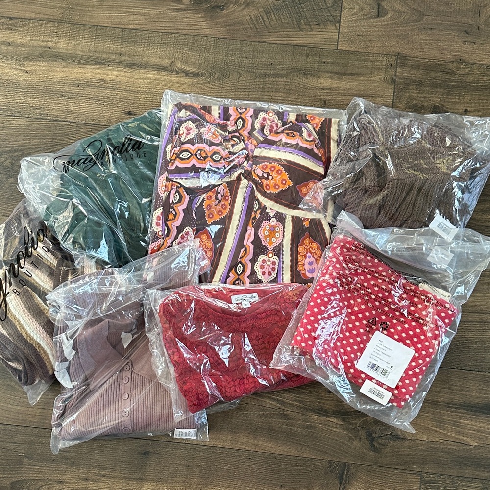 Small NEW magnolia boutique bundle / lot